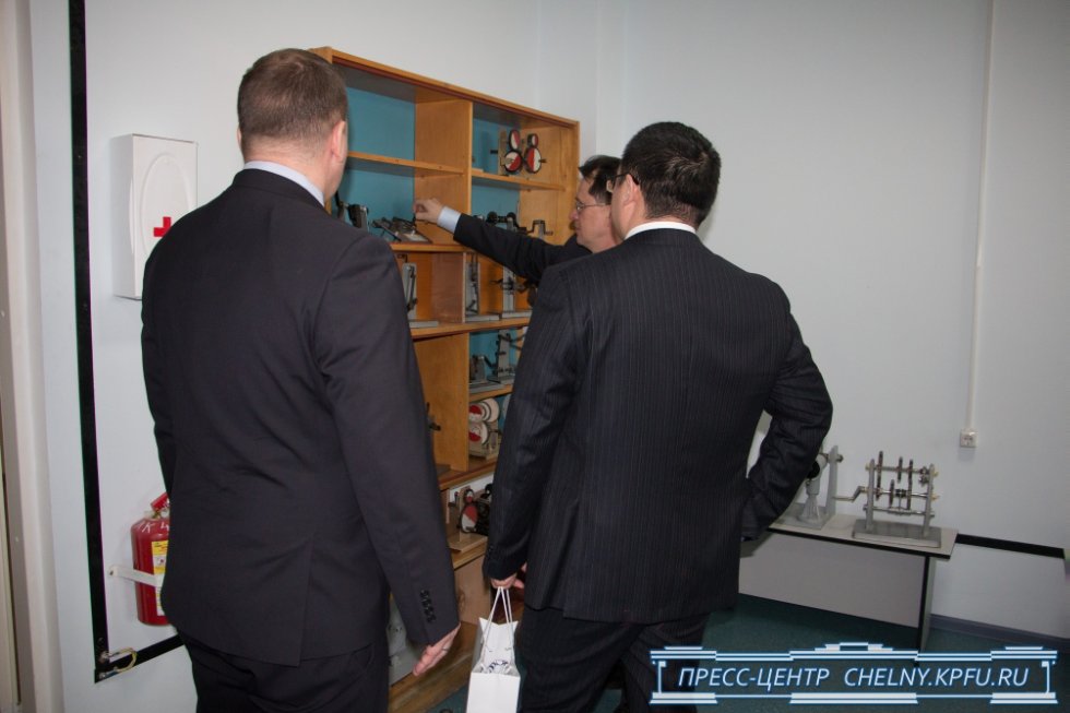 Крупнейший китайский производитель бытовой техники Haier открыл учебный центр на базе КФУ Крупнейший китайский производитель бытовой техники Haier открыл учебный центр на базе КФУ