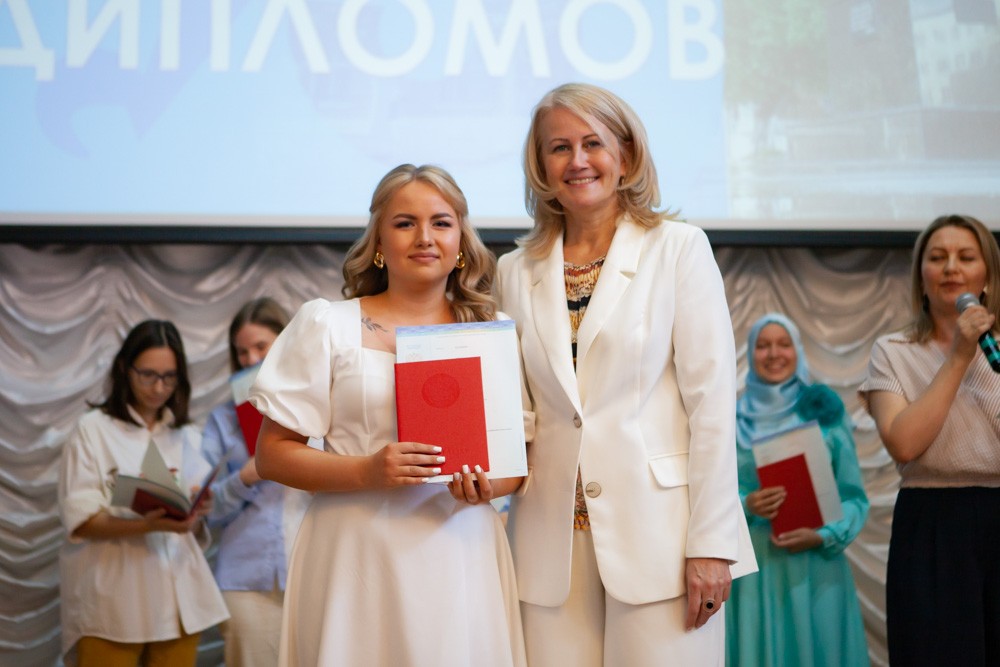 Дан старт вручению дипломов бакалаврам и магистрам Елабужского института КФУ Дан старт вручению дипломов бакалаврам и магистрам Елабужского института КФУ