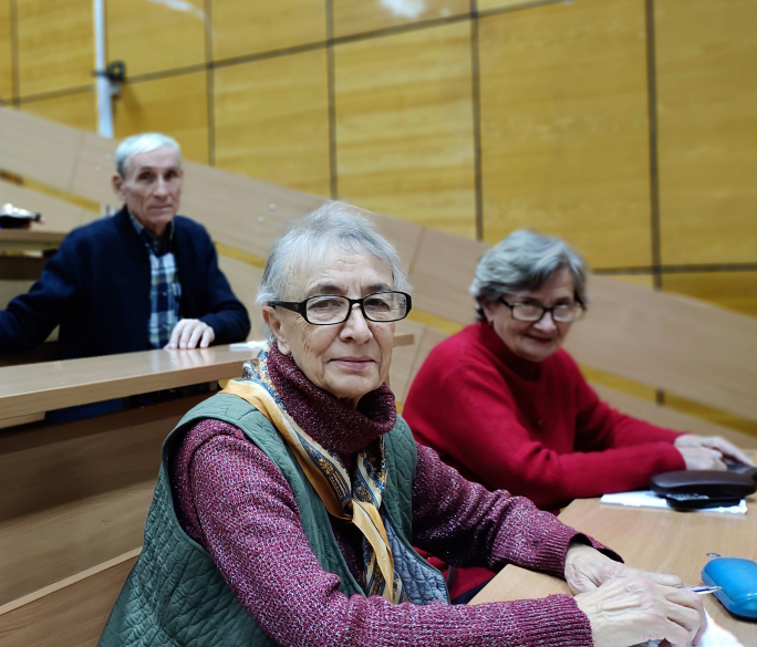 Студенты серебряного возраста изучают восточную генеалогию Студенты серебряного возраста изучают восточную генеалогию