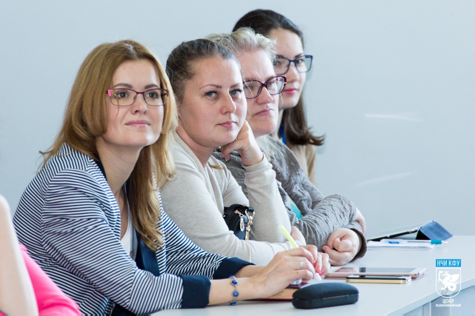 Андрей Максимов: 'Человек сам создаёт тот мир, в котором он живёт' Андрей Максимов: 'Человек сам создаёт тот мир, в котором он живёт'