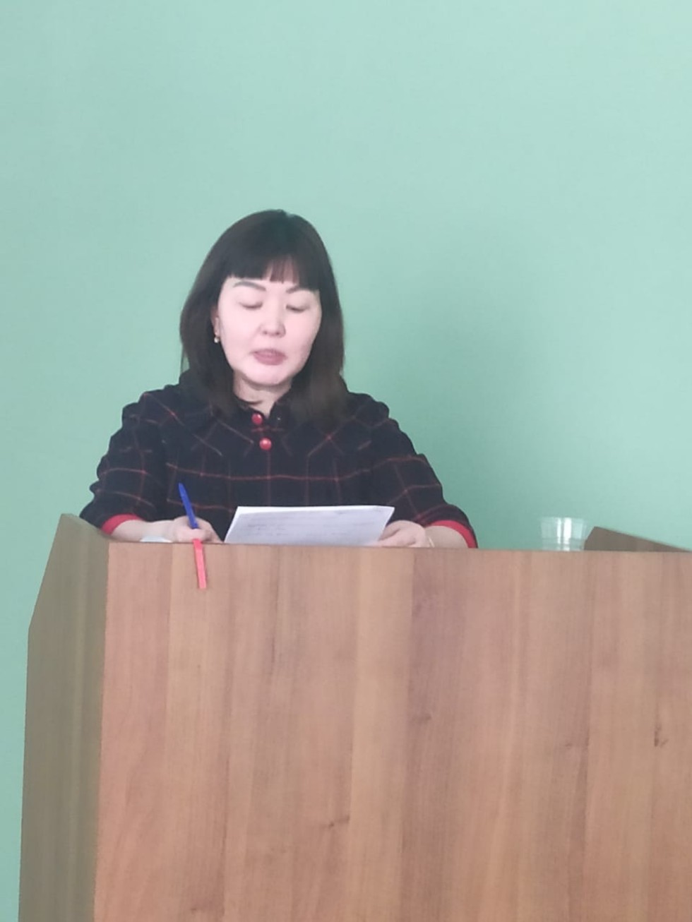 Төрле лингвомәдәният вәкилләре аралаша Төрле лингвомәдәният вәкилләре аралаша