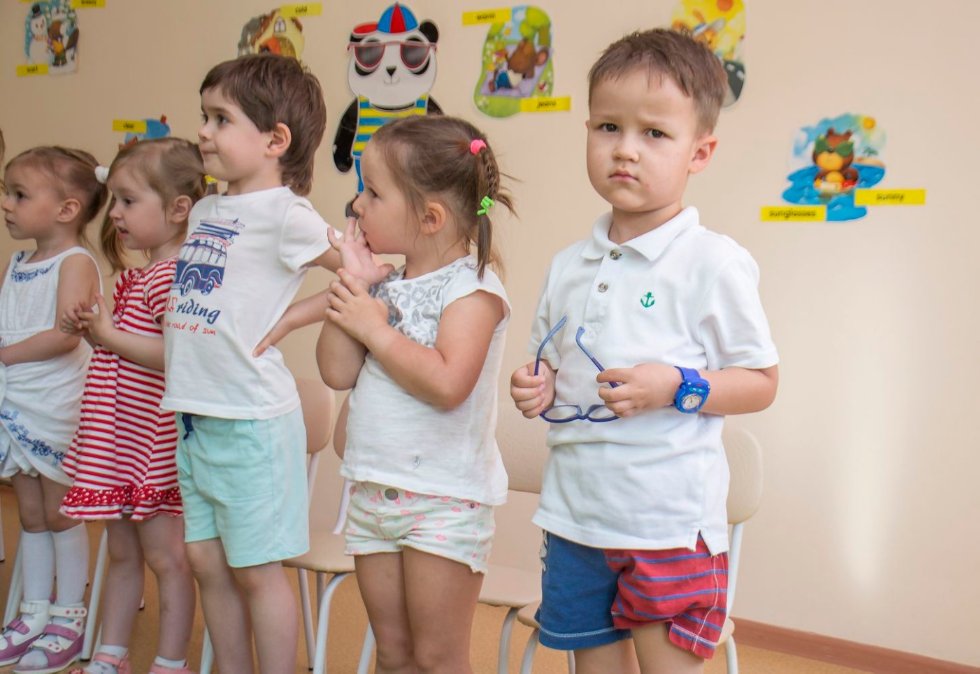 Здесь приобретают знания дети 21 века Здесь приобретают знания дети 21 века