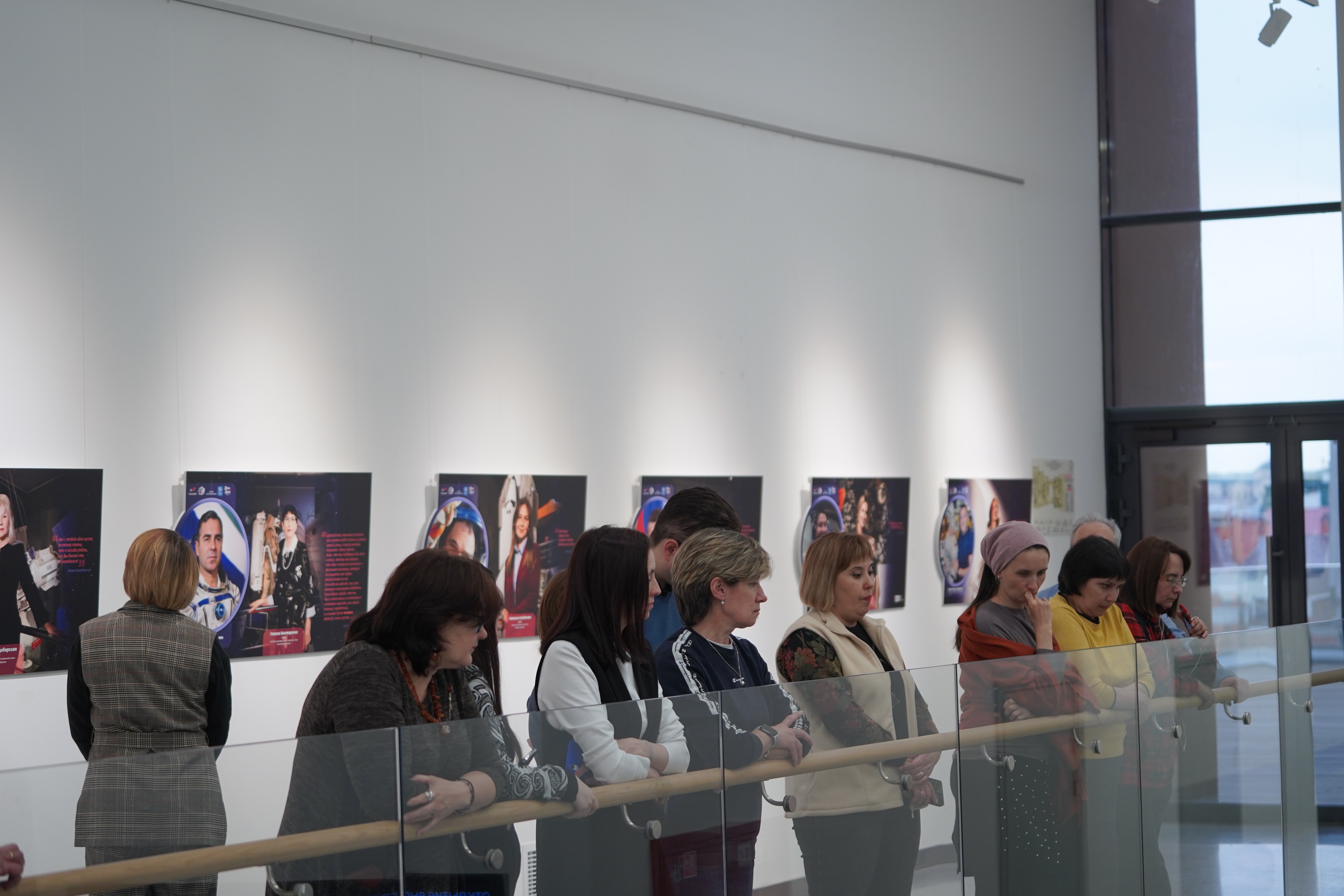 В Национальной библиотеке РТ открылась выставка, посвящённая жёнам космонавтов В Национальной библиотеке РТ открылась выставка, посвящённая жёнам космонавтов