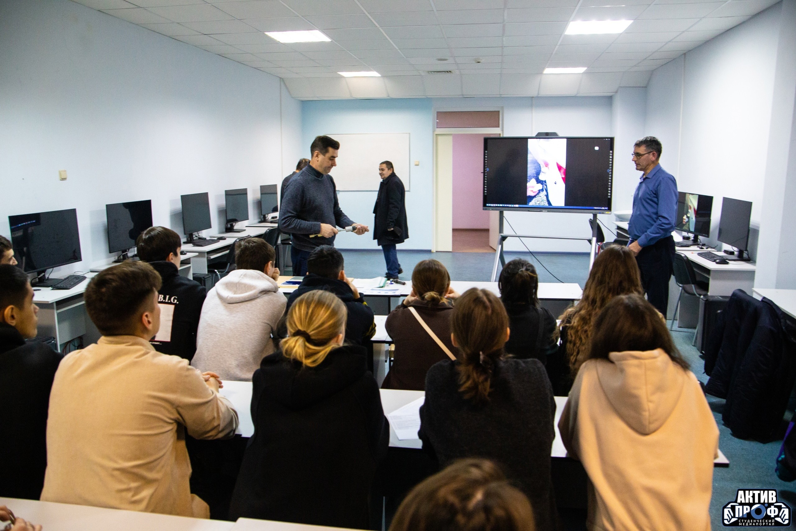 Научное будущее Набережночелнинского института КФУ! Научное будущее Набережночелнинского института КФУ!