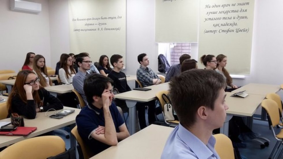 Руководитель лаборатории Олег Гусев прочитал открытую лекцию для студентов-зоологов Руководитель лаборатории Олег Гусев прочитал открытую лекцию для студентов-зоологов