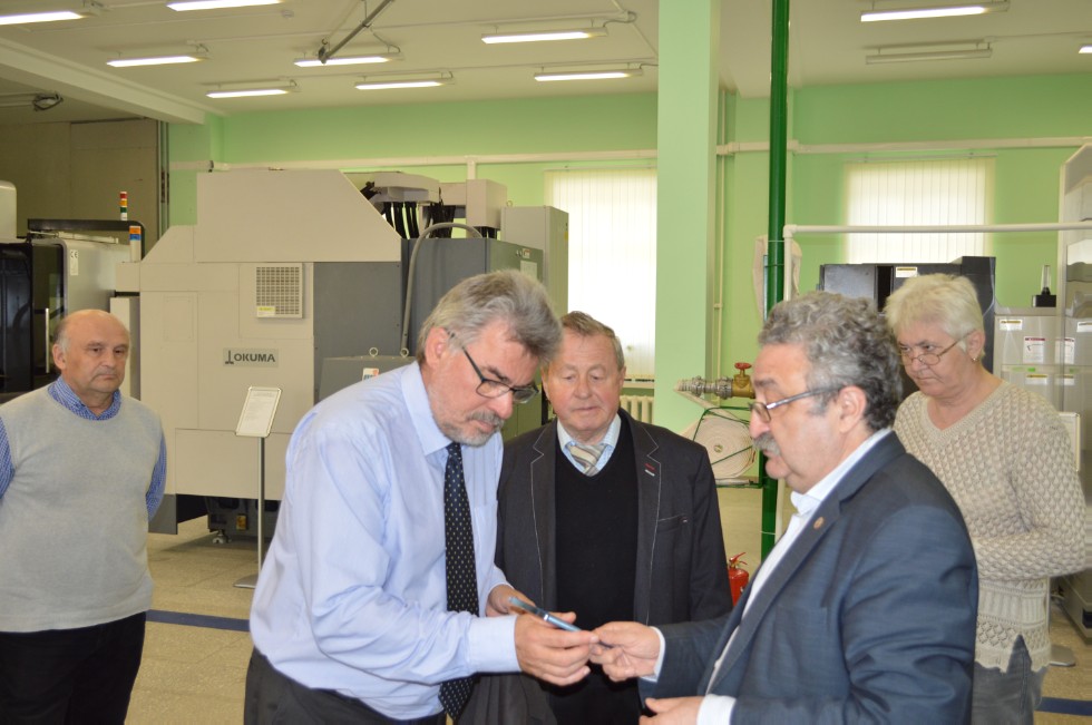 2 ���� ���������� �������� ��� �������� ��������� �� ������������� ������ ����� ���� ������� � ��������� �������� ����� ������ ������ ������������ ��.������� ������ (�������)