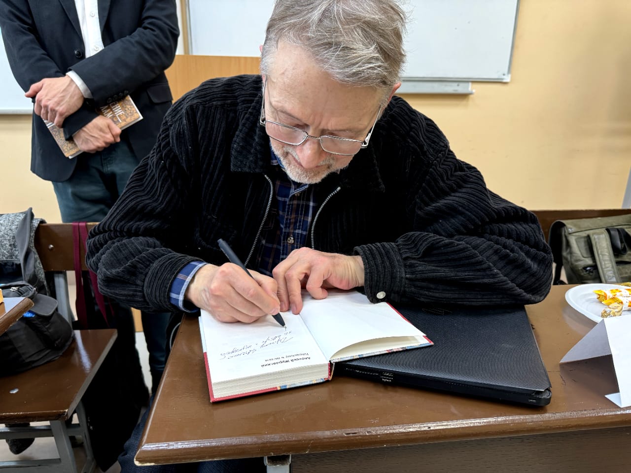 В КФУ обсудили представления о человеке в исламе и христианстве В КФУ обсудили представления о человеке в исламе и христианстве