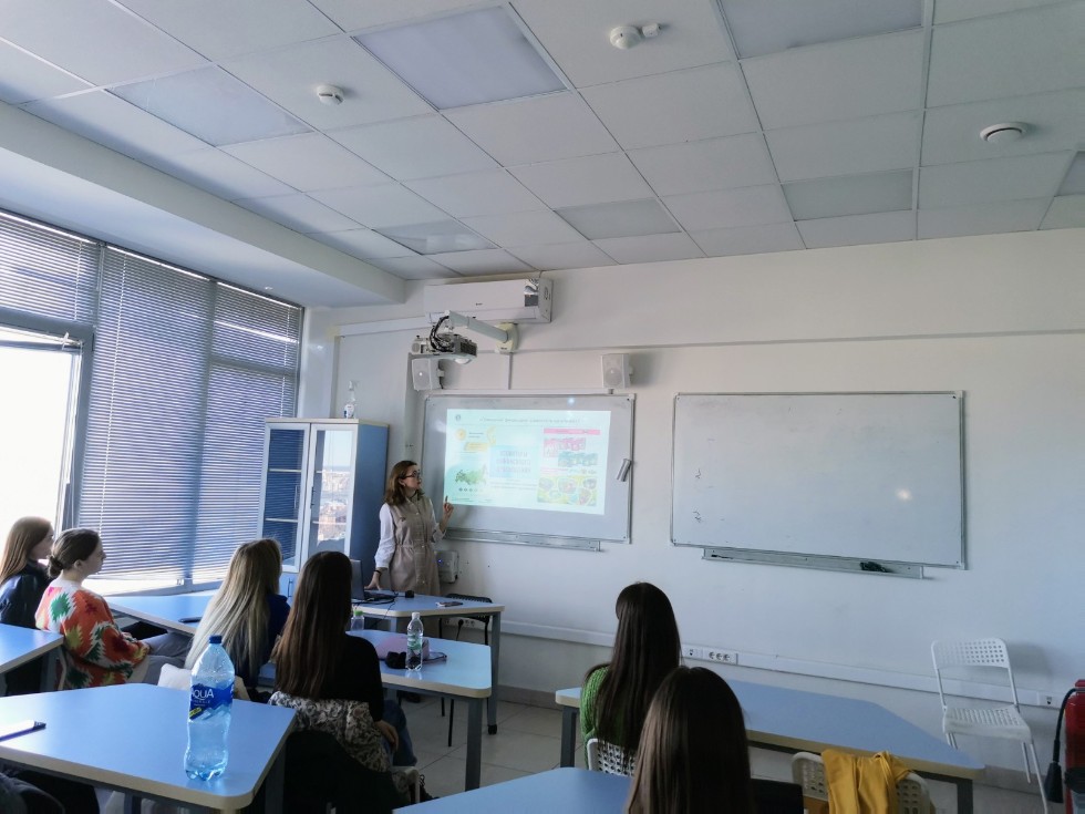 Студенты-социологи приняли участие в обсуждении исследования деятельности волонтеров финансового просвещения Студенты-социологи приняли участие в обсуждении исследования деятельности волонтеров финансового просвещения