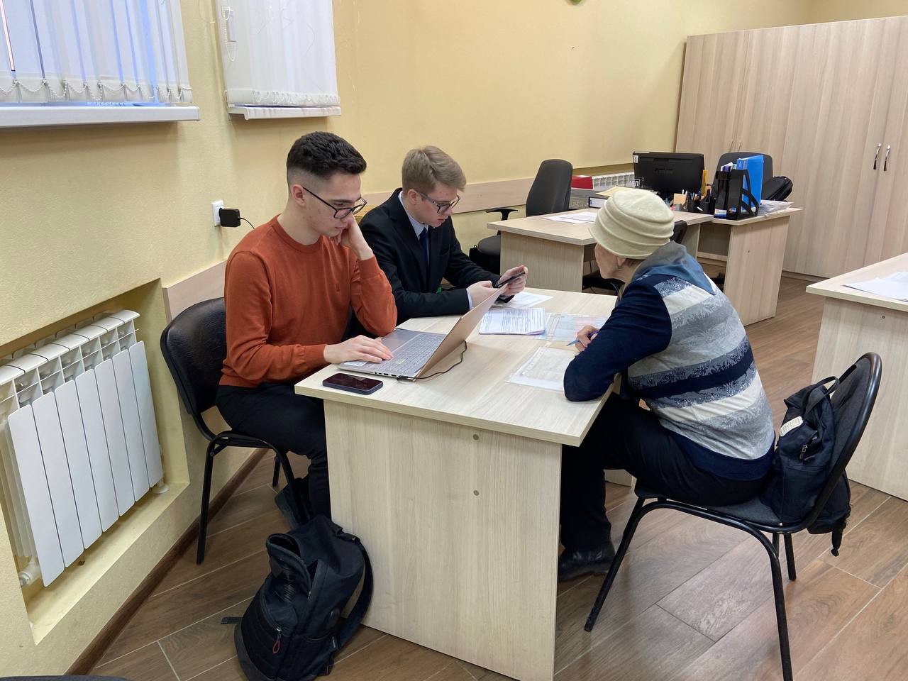 Дорогие, друзья! Спешим поделиться с вами радостной новостью, что юридическая клиника КФУ продолжает осуществлять прием граждан по вторникам в 15:50 по адресу: г. Казань, ул. Пушкина 27/2 (здание УНИКСа). Дорогие, друзья! Спешим поделиться с вами радостной новостью, что юридическая клиника КФУ продолжает осуществлять прием граждан по вторникам в 15:50 по адресу: г. Казань, ул. Пушкина 27/2 (здание УНИКСа).