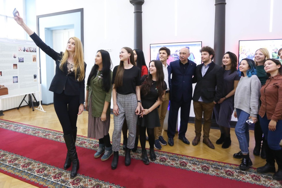 Rector Ilshat Gafurov met with young social media personalities