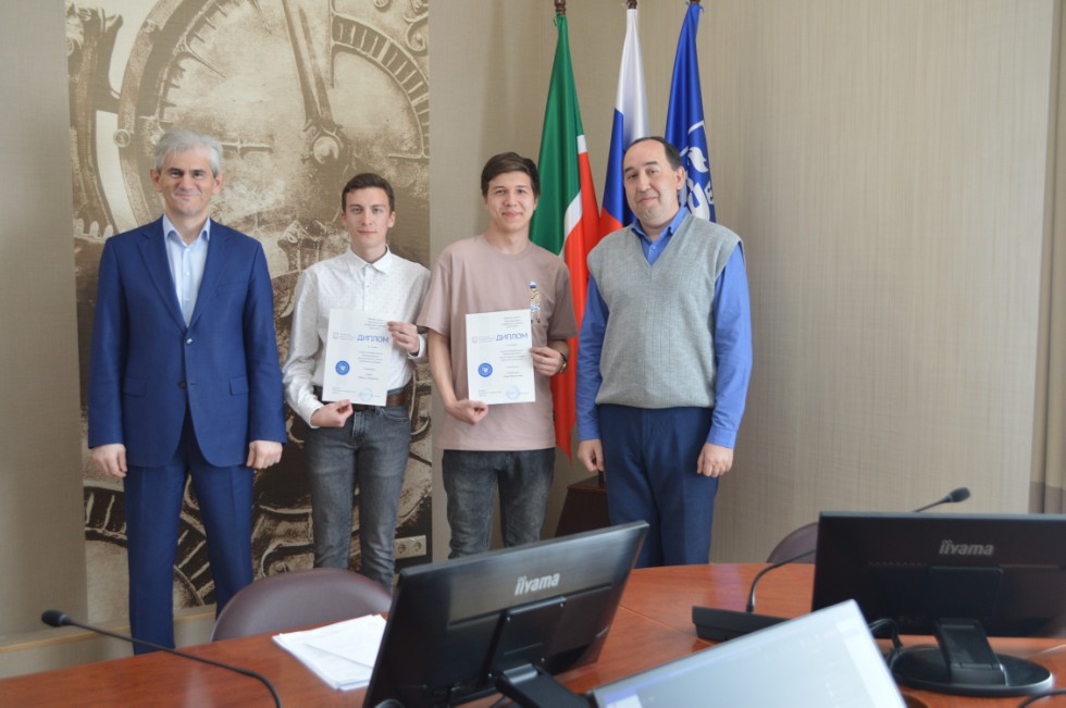 ���������� ������ ������� ��������� ����������� ��������� � �����