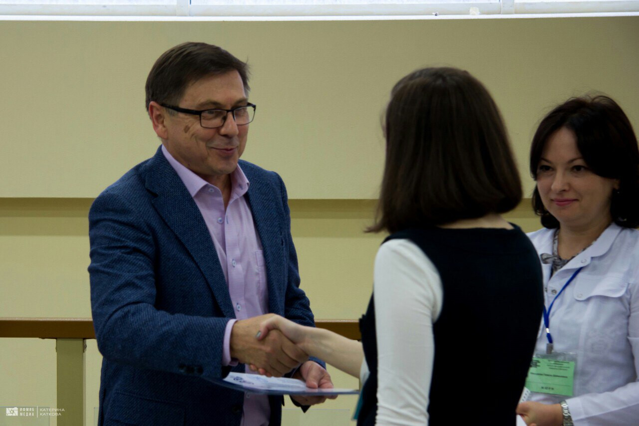 В КФУ провели первый турнир среди студентов по оказанию первой медицинской помощи В КФУ провели первый турнир среди студентов по оказанию первой медицинской помощи