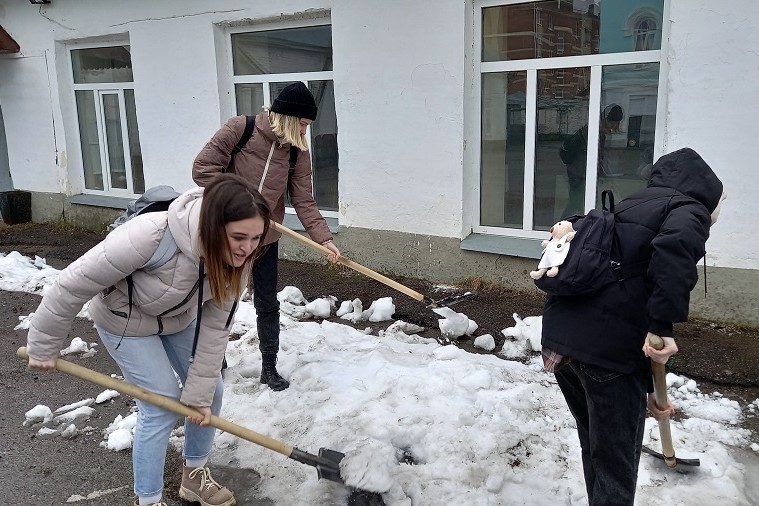 Растопим лёд трудом своим! Растопим лёд трудом своим!