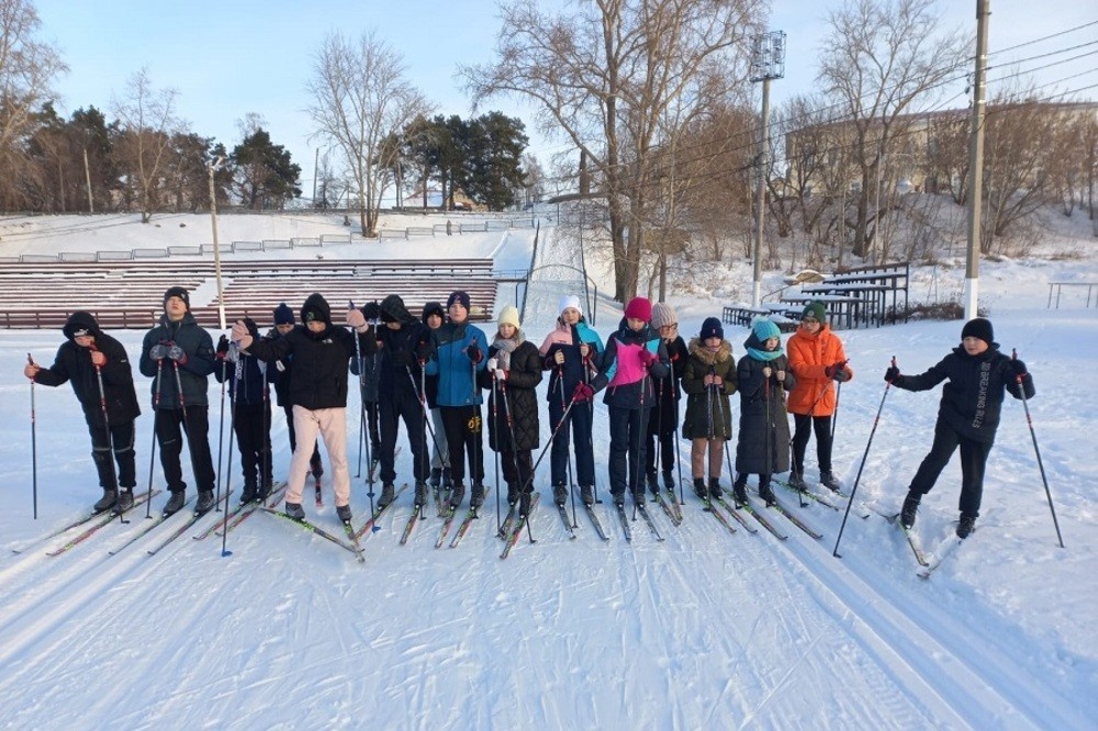 Обучающиеся 'Университетской' школы приняли участие в открытии новой лыжной трассы