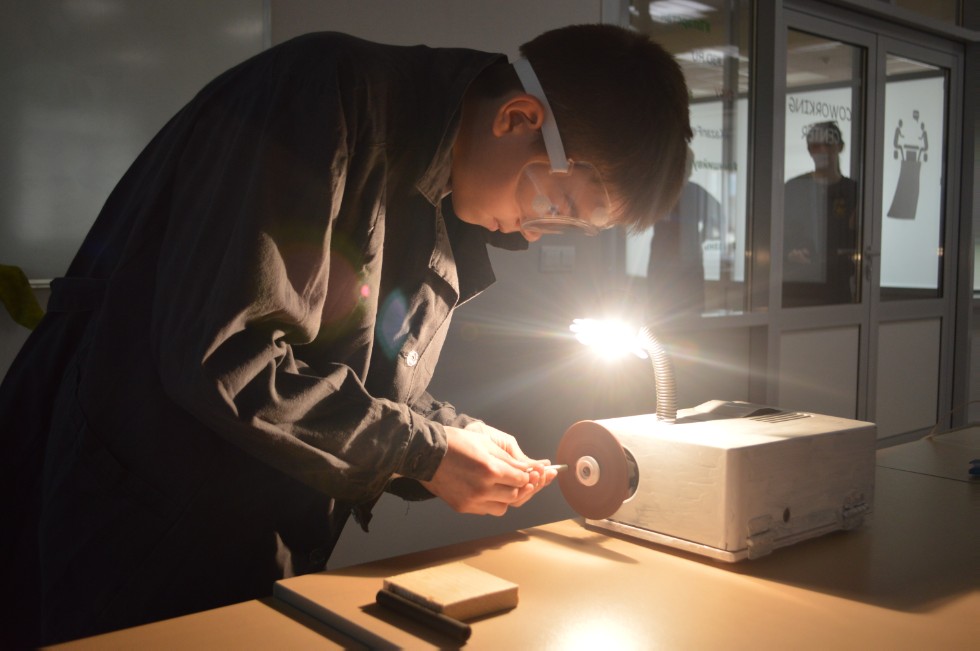 ����� ��������� ���� ������������� 