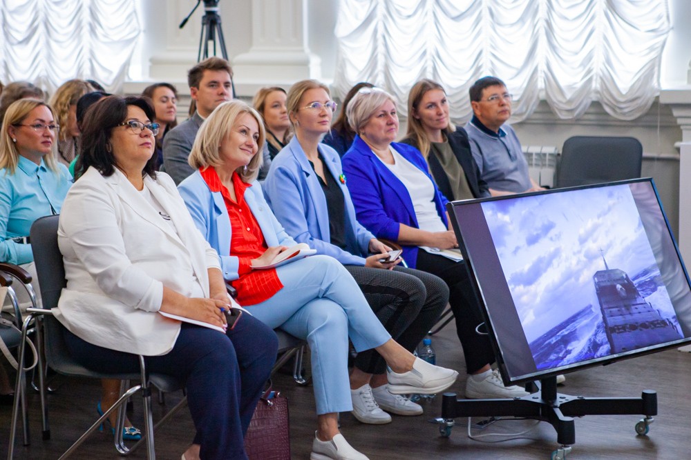 В Елабужском институте КФУ прошла встреча с Голубицким А.В., директором МБОУ СОШ 'Школа будущего' В Елабужском институте КФУ прошла встреча с Голубицким А.В., директором МБОУ СОШ 'Школа будущего'
