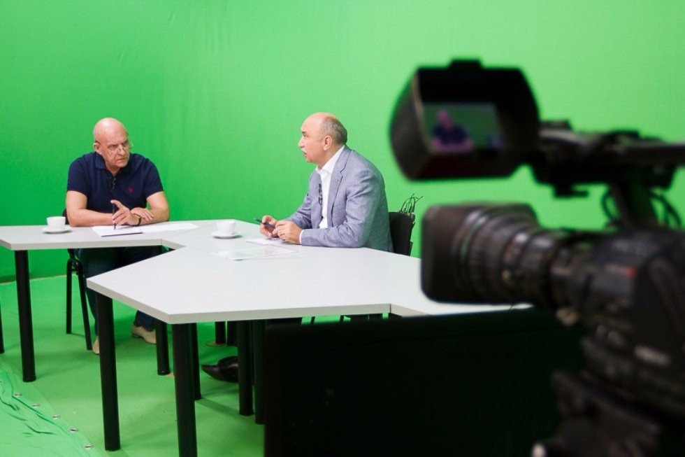 Rector Ilshat Gafurov Answered Questions during Live Call-In Show