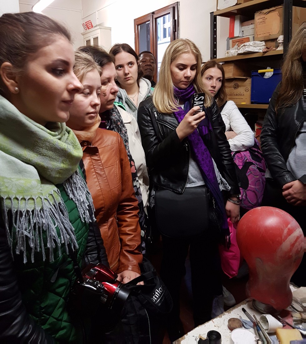 �� ��������� ��������� 11-�� ������������� ������� ������������ ���������� 'Linguocultural Space of the City with Special Reference to the Dictionary Project 'Florence in the Works of World Famous People'