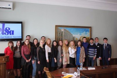 21- 22 марта 2015 года юридический факультет КФУ стал первой площадкой в России, собравшей локальные группы Европейской Ассоциации Студентов - Юристов (ELSA) из Москвы, Санкт-Петербурга, Калининграда, Казани и гостей из Германии. 21- 22 марта 2015 года юридический факультет КФУ стал первой площадкой в России, собравшей локальные группы Европейской Ассоциации Студентов - Юристов (ELSA) из Москвы, Санкт-Петербурга, Калининграда, Казани и гостей из Германии.