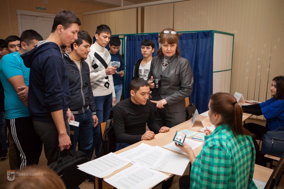 Students actively participate in the campaign 'I choose again!'