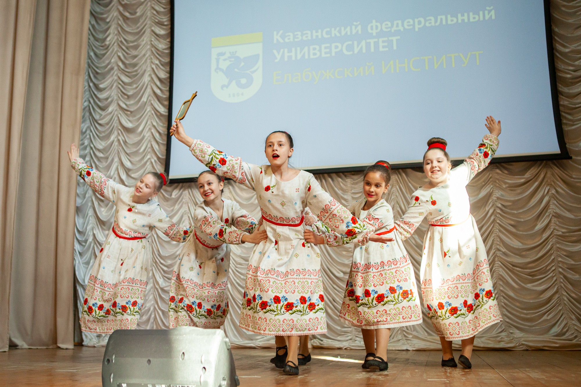 В Елабужском институте КФУ наградили интеллектуальных лидеров В Елабужском институте КФУ наградили интеллектуальных лидеров