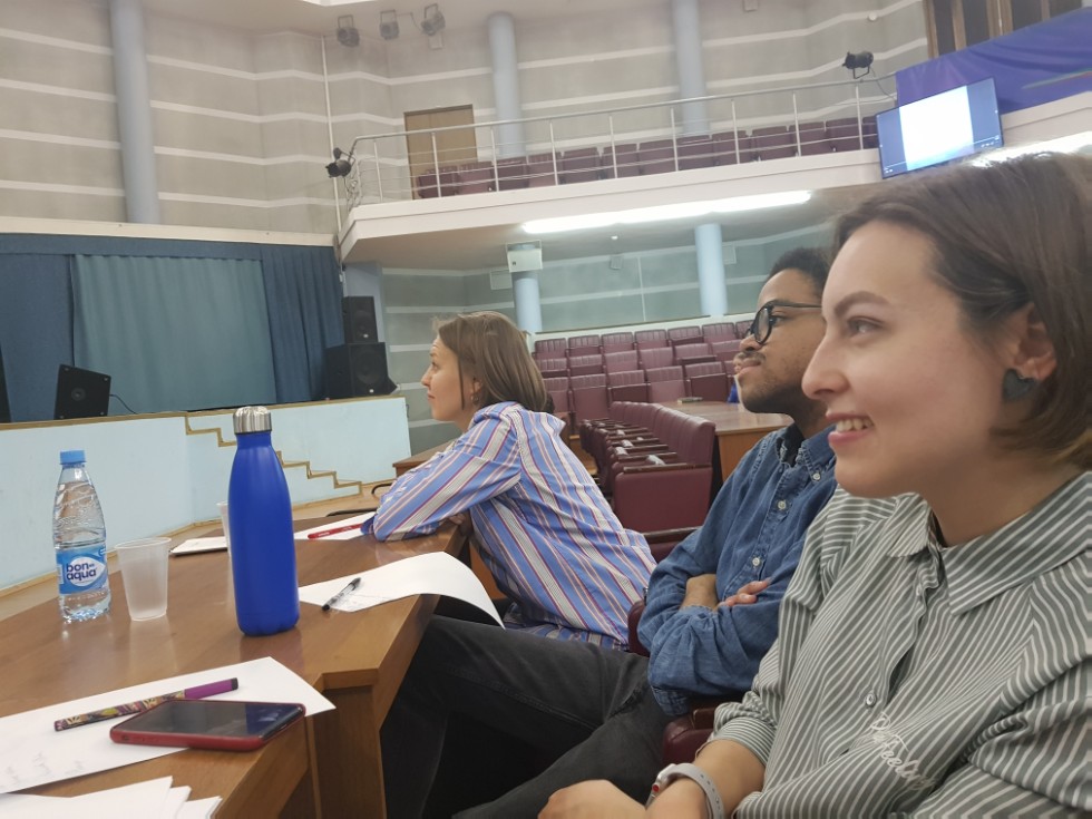 We are all actors in our life We are all actors in our life