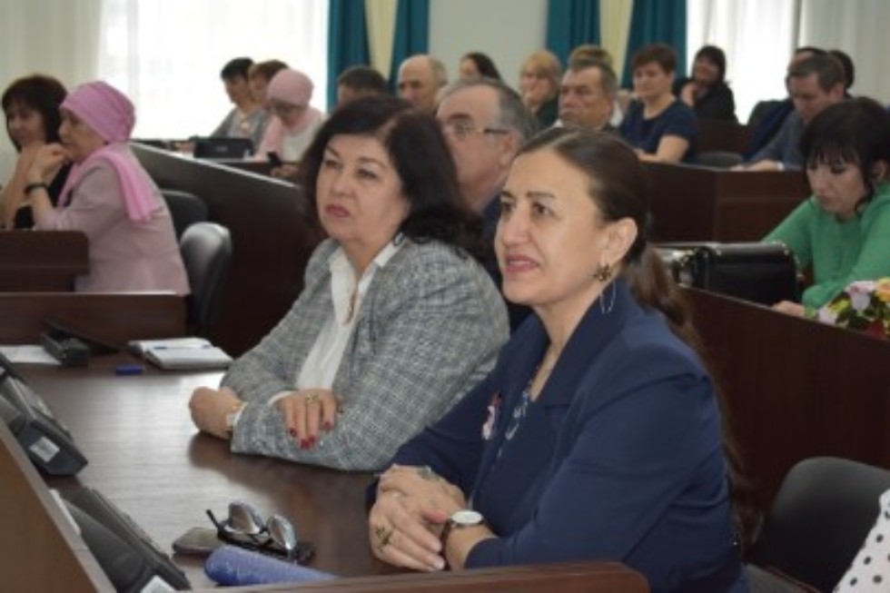 'Татар филологиясен өйрәнү һәм укытуның актуаль мәсәләләре' 'Татар филологиясен өйрәнү һәм укытуның актуаль мәсәләләре'