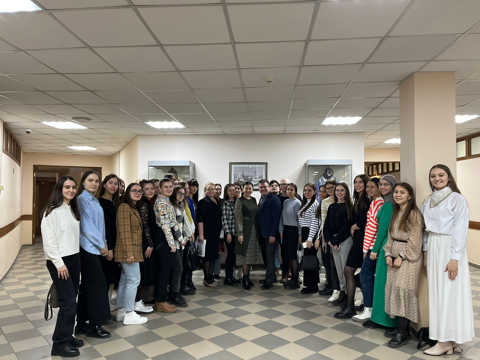 Фирдүс Гыймалтдинов: 'Тарихыбызның һәр дәвере тарихи романнарда яктыртылырга тиеш' Фирдүс Гыймалтдинов: 'Тарихыбызның һәр дәвере тарихи романнарда яктыртылырга тиеш'