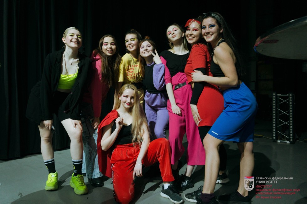 Буйство красок, эстетика Азии и враждующие племена: Студенческая весна ИСФНиМК - 2021 Буйство красок, эстетика Азии и враждующие племена: Студенческая весна ИСФНиМК - 2021