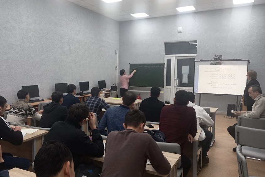 ����� ������ � ������� ������������: �������������� � ���������� ��������������� �������������