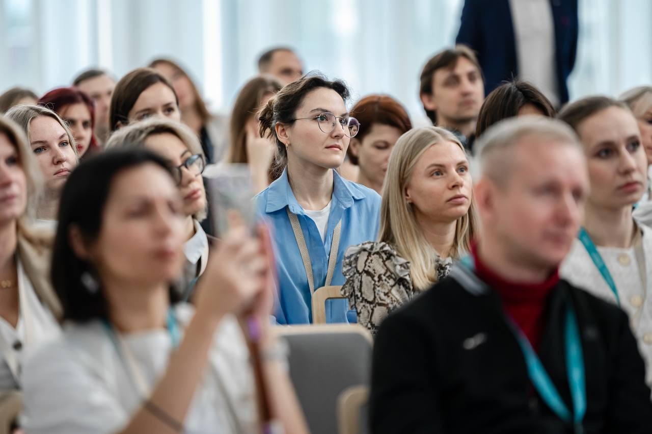 Молодой преподаватель кафедры химического образования в Сириусе на форуме 'Педагогика смыслов: исследуем и создаём' Молодой преподаватель кафедры химического образования в Сириусе на форуме 'Педагогика смыслов: исследуем и создаём'