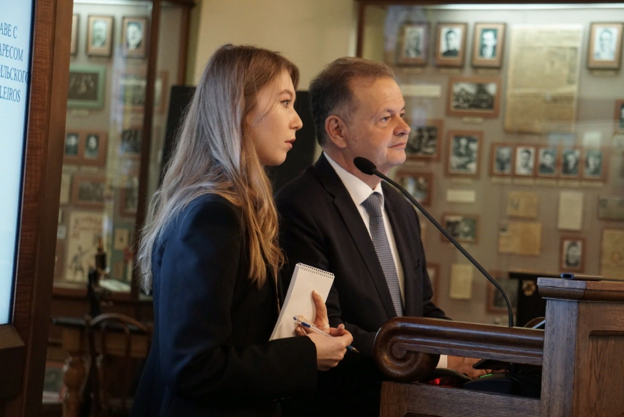 Разговоры о португальском на португальском? Разговоры о португальском на португальском?