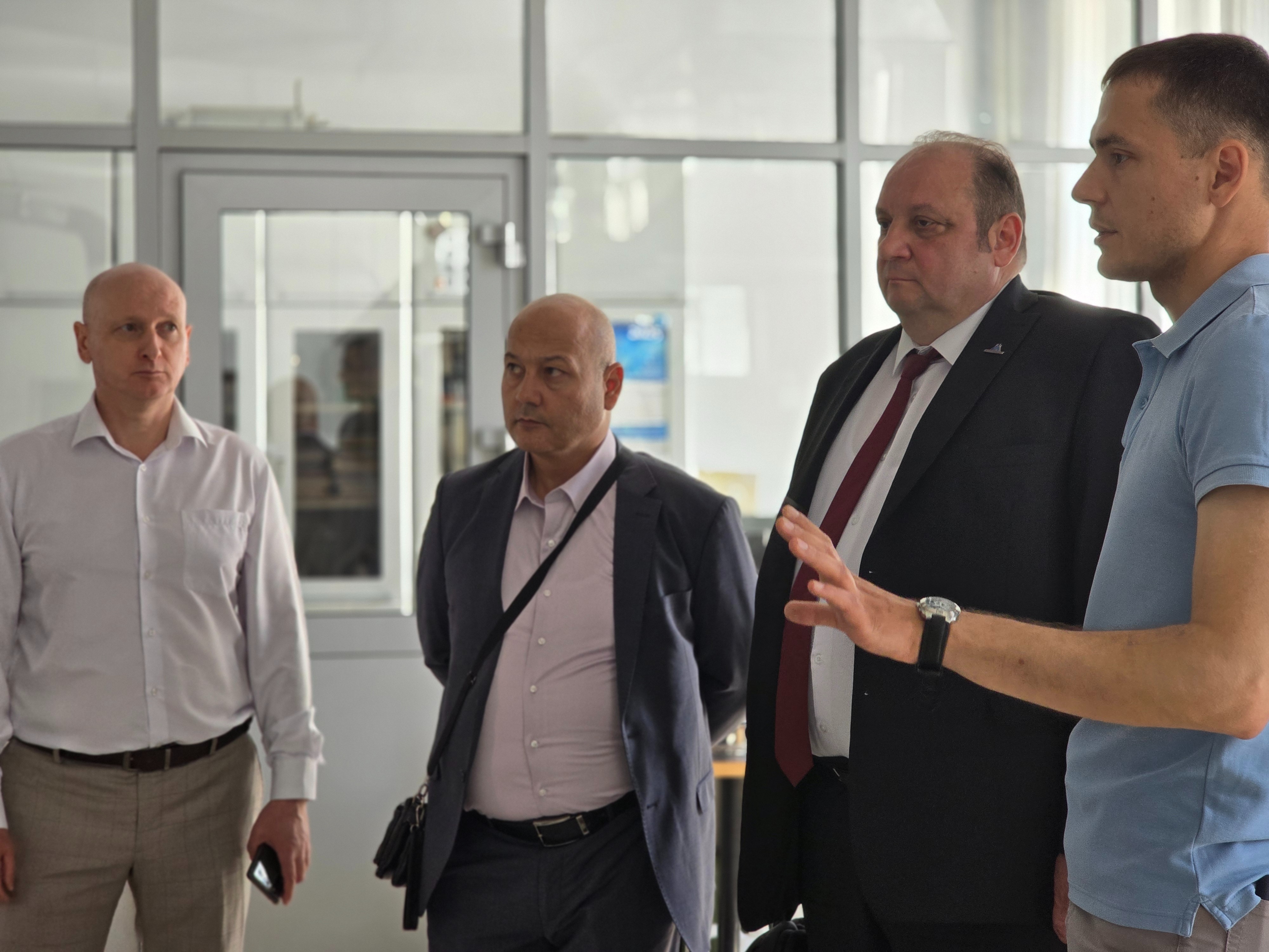 Министерство химической промышленности Узбекистана в Химическом институте Министерство химической промышленности Узбекистана в Химическом институте