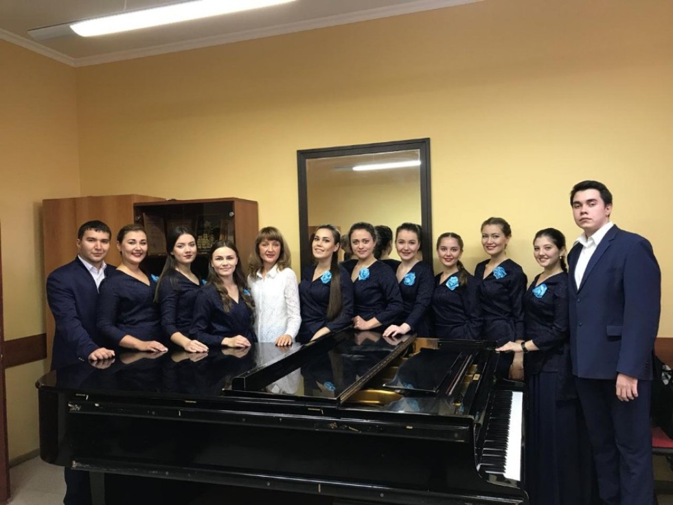 'МЫ ПОНИМАЛИ ДРУГ ДРУГА С ПОЛУЗВУКА': ВОКАЛЬНО-ХОРОВОЙ КОЛЛЕКТИВ 'СОЗВУЧИЕ' 'МЫ ПОНИМАЛИ ДРУГ ДРУГА С ПОЛУЗВУКА': ВОКАЛЬНО-ХОРОВОЙ КОЛЛЕКТИВ 'СОЗВУЧИЕ'