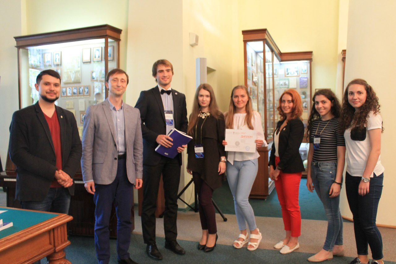 C 19 по 24 июня 2017 года на базе кафедры международного и европейского права юридического факультета КФУ прошла международная междисциплинарная летняя школа ? европейский молодежный форум 'К 60-летию Римских договоров: история и современные вызовы' в рамках мероприятий Центра превосходства Жана Монне в области европейских исследований VOICES+. C 19 по 24 июня 2017 года на базе кафедры международного и европейского права юридического факультета КФУ прошла международная междисциплинарная летняя школа ? европейский молодежный форум 'К 60-летию Римских договоров: история и современные вызовы' в рамках мероприятий Центра превосходства Жана Монне в области европейских исследований VOICES+.