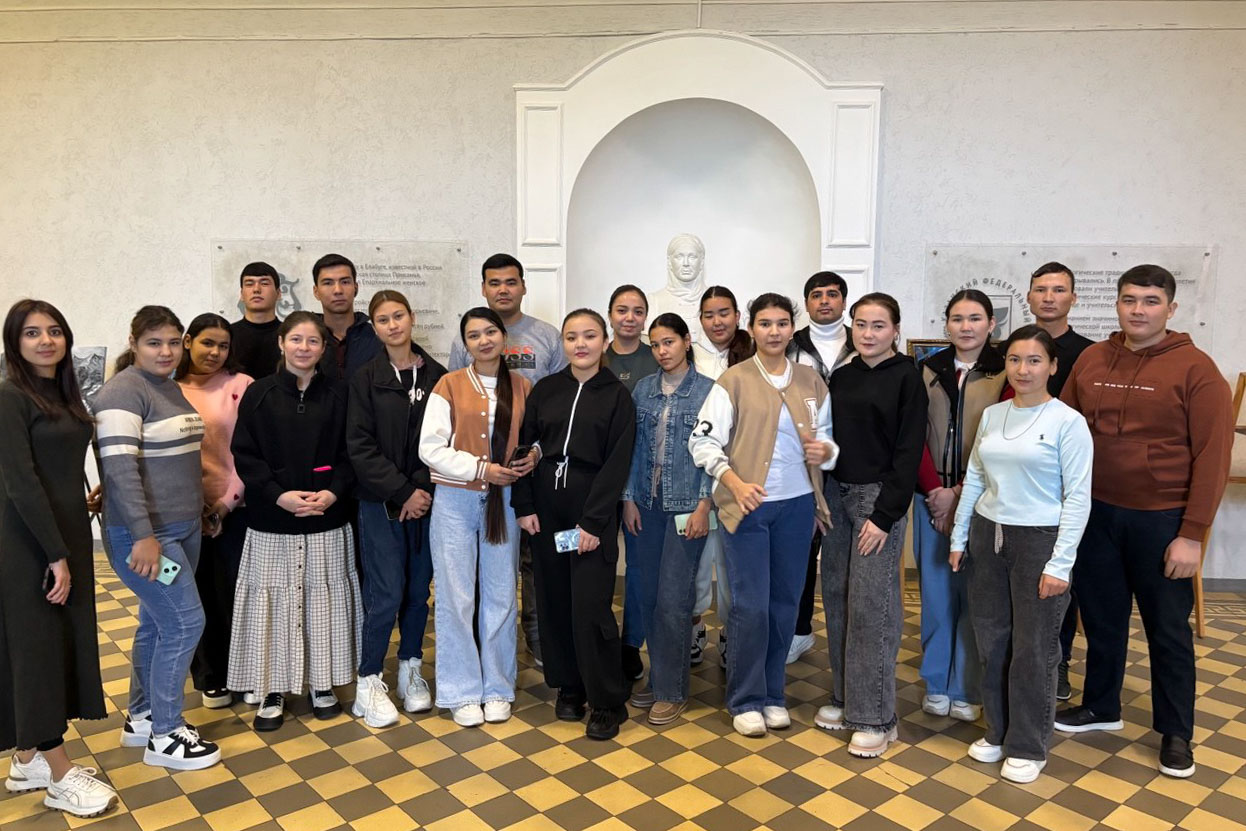 Студенты подготовительного факультета погрузились в историю института Студенты подготовительного факультета погрузились в историю института