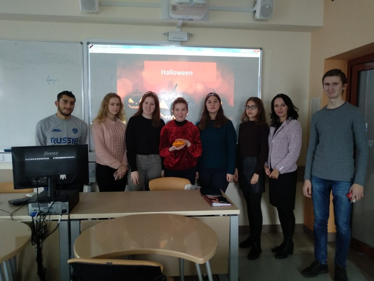 'Кошелек или жизнь' или как отпраздновали Хеллоуин студенты технических направлений КФУ 'Кошелек или жизнь' или как отпраздновали Хеллоуин студенты технических направлений КФУ