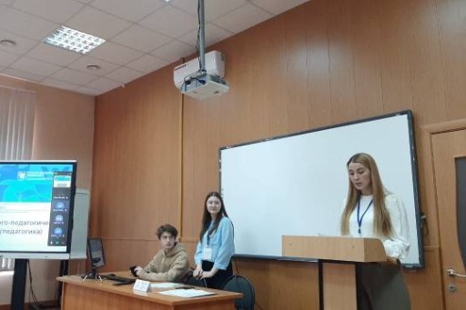 Иностранные студенты выступили на конференции 'Наука и молодежь'