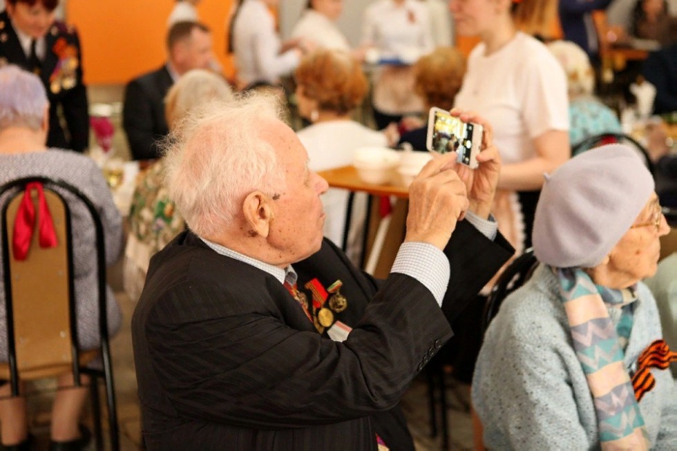 'Поклонимся великим тем годам': День Победы встретили в Елабужском институте КФУ 'Поклонимся великим тем годам': День Победы встретили в Елабужском институте КФУ