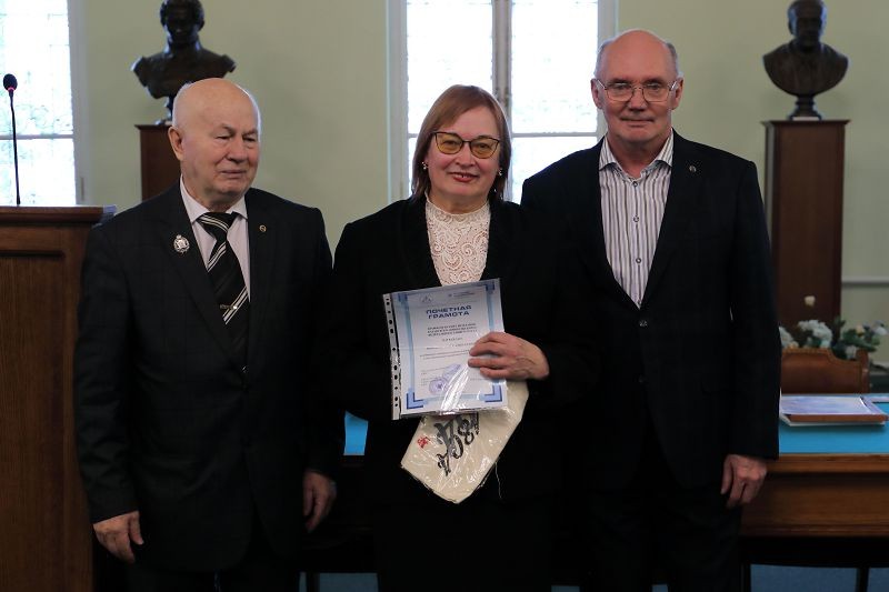 В Музее истории КФУ состоялась церемония награждения активистов Совета ветеранов В Музее истории КФУ состоялась церемония награждения активистов Совета ветеранов