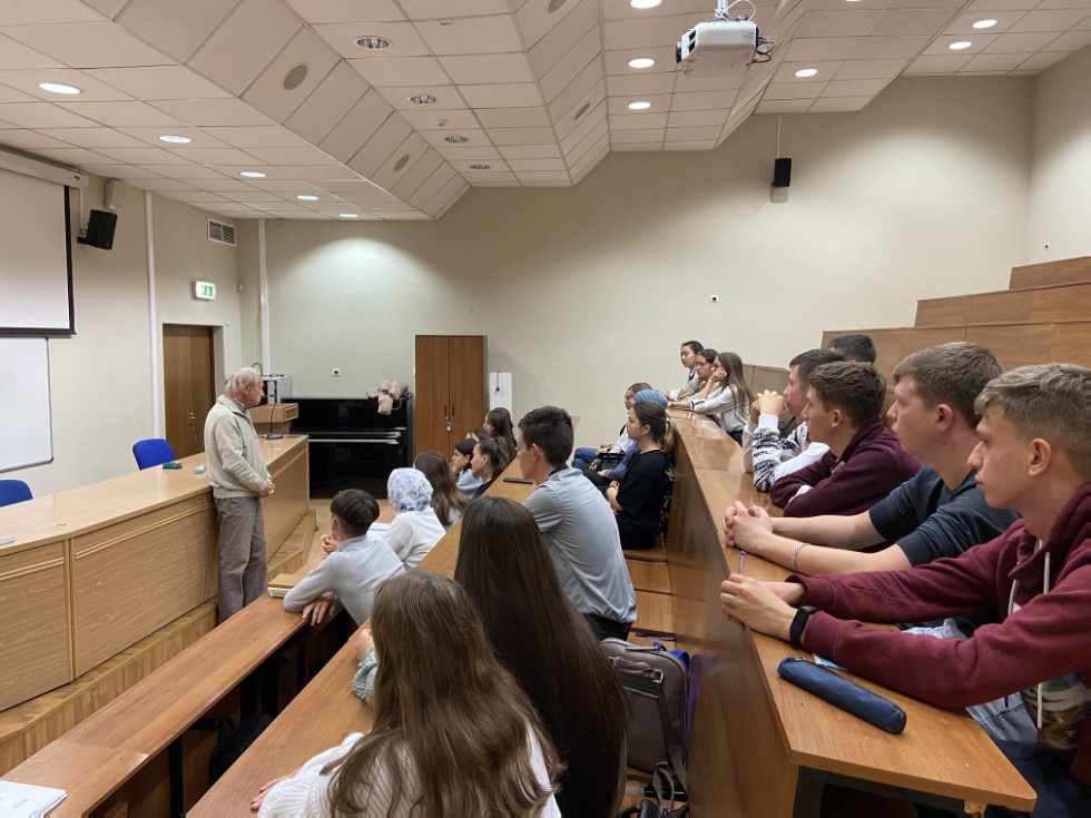 Болгар чоры каберташлары ни сөйли? Болгар чоры каберташлары ни сөйли?