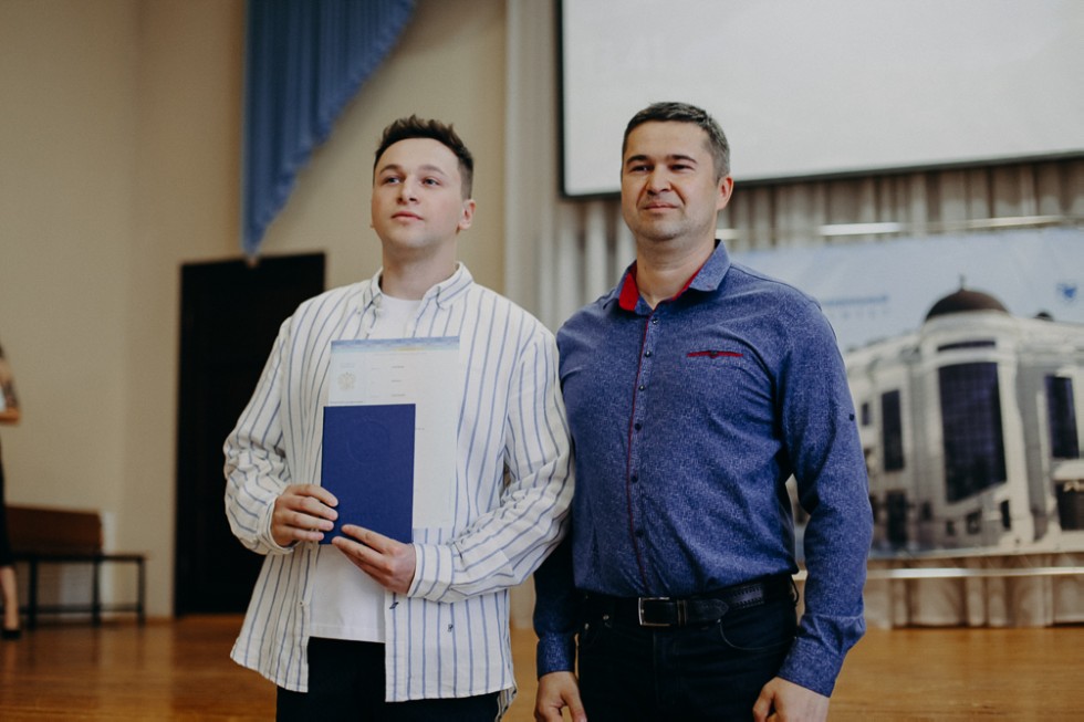 Состоялось торжественное вручение дипломов выпускникам бакалавриата по направлению Состоялось торжественное вручение дипломов выпускникам бакалавриата по направлению