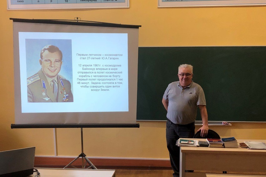 'Мы Первые': научно-популярная лекция ко Дню космонавтики прошла в Елабужском институте КФУ 'Мы Первые': научно-популярная лекция ко Дню космонавтики прошла в Елабужском институте КФУ