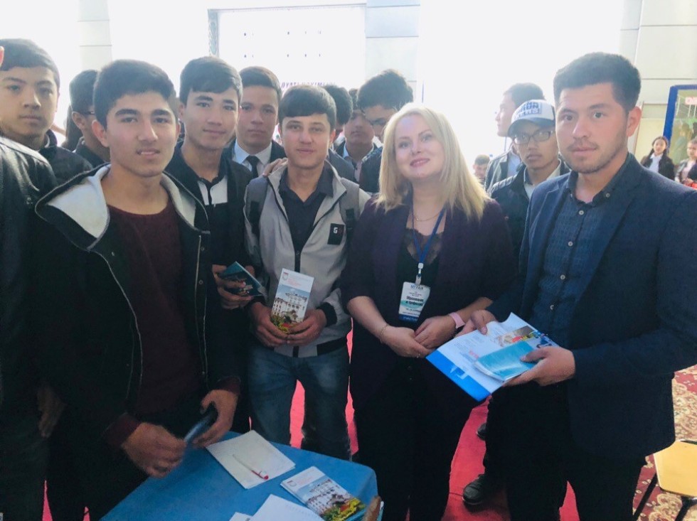 В Узбекистане прошла Международная выставка 'Образование и профессия-2019' с участием представителей Института международных отношений! В Узбекистане прошла Международная выставка 'Образование и профессия-2019' с участием представителей Института международных отношений!