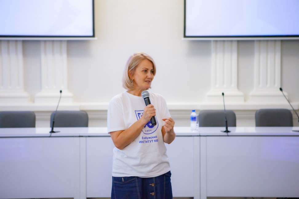 В Елабужский институт приехали студенты 'Летнего университета' В Елабужский институт приехали студенты 'Летнего университета'