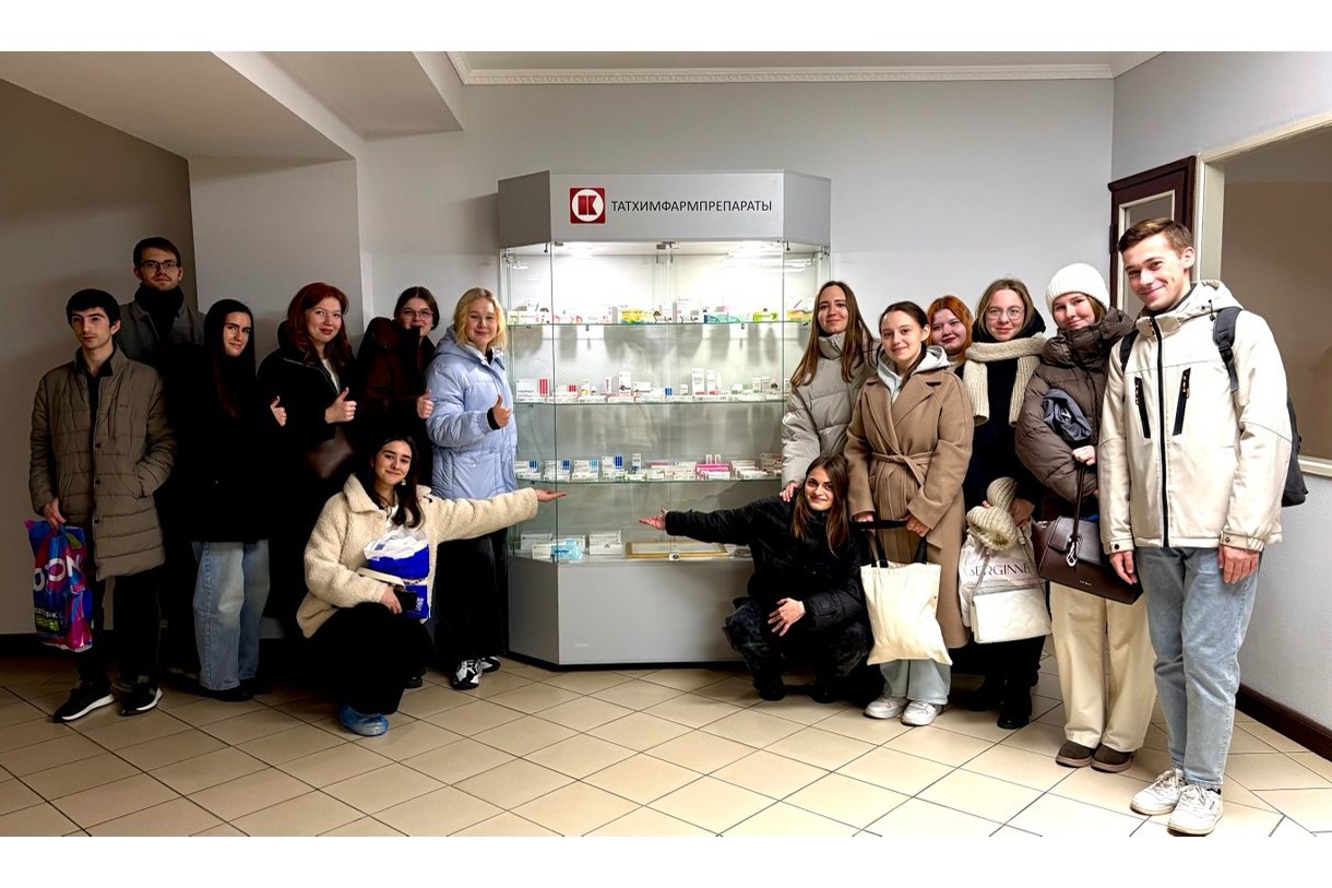 Экскурсия наших химиков на предприятие АО 'Татхимфармпрепараты' Экскурсия наших химиков на предприятие АО 'Татхимфармпрепараты'