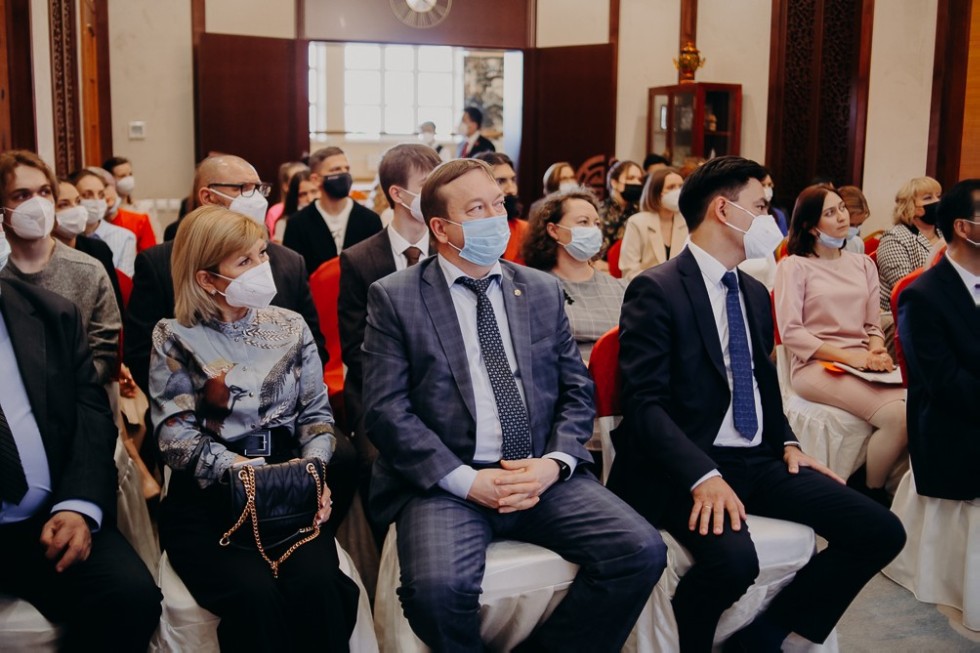 ���� ���������� ����� ������������� � ����������� ����������� ���