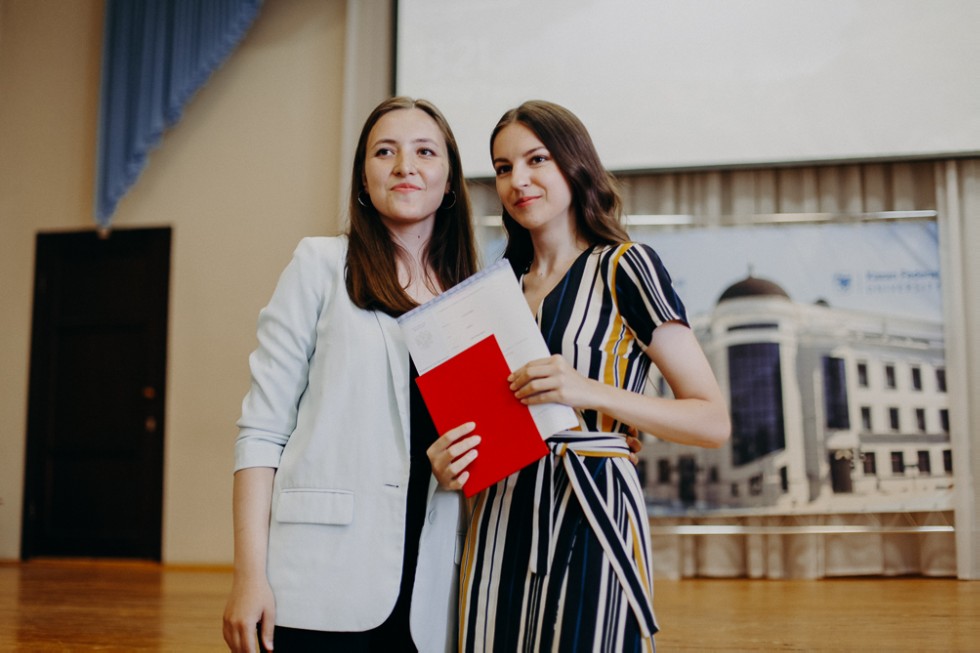 Состоялось торжественное вручение дипломов выпускникам бакалавриата по направлению Состоялось торжественное вручение дипломов выпускникам бакалавриата по направлению