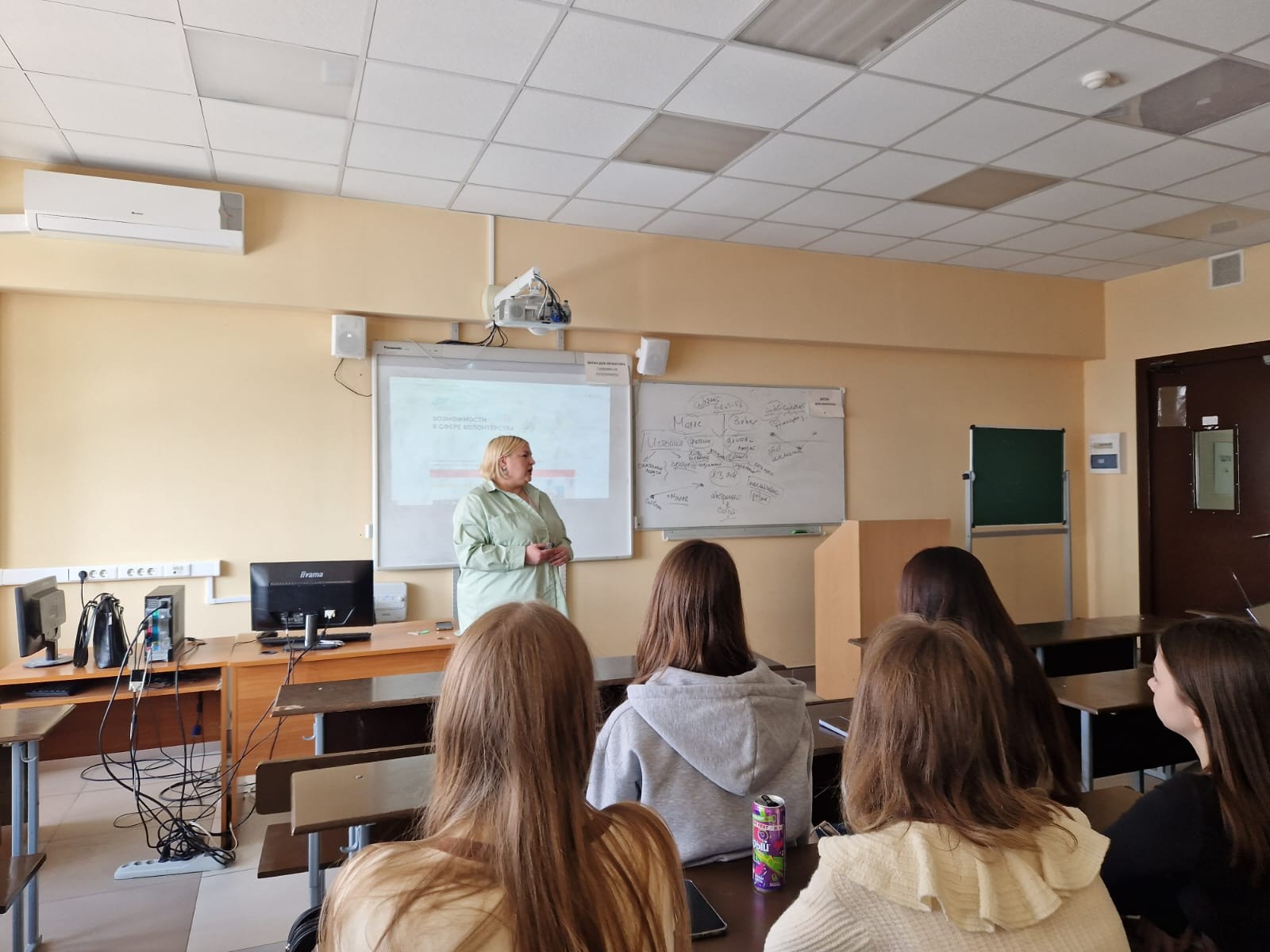 Заместитель исполнительного директора НКО Заместитель исполнительного директора НКО