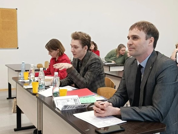 Сотрудник Химического института посетил Губернаторский лицей №100 г. Ульяновска Сотрудник Химического института посетил Губернаторский лицей №100 г. Ульяновска